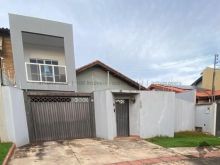 Casa com ótima localização