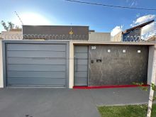 Linda casa térrea na região do Rita Vieira