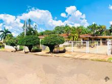 Mansão térrea com excelente potencial comercial