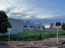 Terreno de esquina - Vila do Polonês