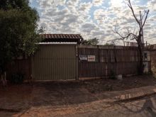 Excelente terreno com barracão aos fundos