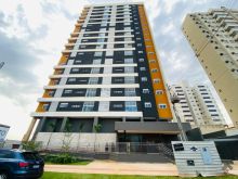 Apartamento com armários - andar alto