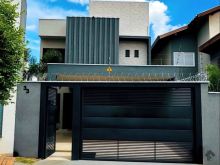 Sobrado novo com acabamento de primeira qualidade