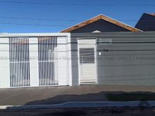 Casa com sobra de quintal