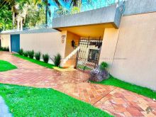 Sobrado com aptidão comercial