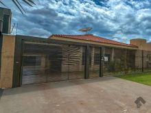 Casa no Jardim América com 03 quartos