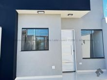 Casa com área gourmet e suíte