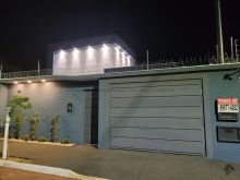 Casa com 3 quartos e piscina - excelente localização