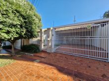 Casa térrea 3 suítes - 1 quarto - 720 m² terreno