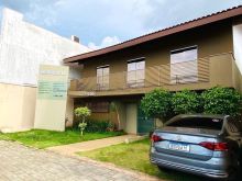 Sobrado comercial com entrada para 2 ruas