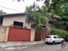 Sobrado com 3 pisos - 4 apartamentos - 2 quartos - 810 m²