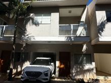 Oportunidade - sobrado em condomínio no Tiradentes