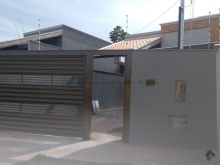 Ótima casa com 2 quartos sendo 1 suíte