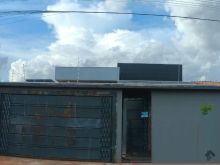 Casa ampla em terreno inteiro no Aquarius