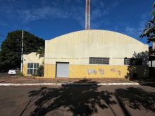 Excelente salão comercial de esquina