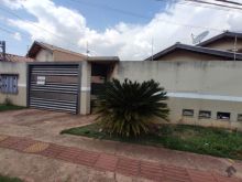 Casa mobiliada em condomínio no bairro Nasser
