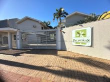 Lindo sobrado com mobília