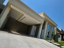 Maravilhosa casa térrea estilo neoclássica - rica em planejados