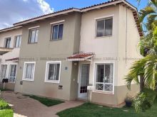 Sobrado de esquina em condomínio no Rita Vieira