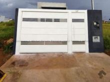 Casa com suíte - pé direito duplo e jardim de inverno