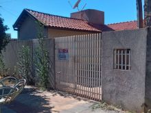 Casa 3 quartos - bairro Estrela Dalva