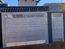 Casa com 3 suítes e piscina