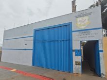 Salão comercial com edícula