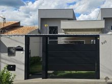 Linda casa térrea com armários - Jardim Alto São Francisco