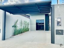 Casa com suíte - churrasqueira e quintal