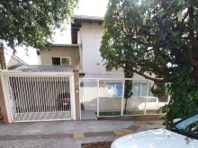 Belíssimo sobrado com 4 quartos