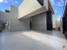 Casa com 3 suítes e piscina no Rita Vieira