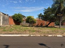 Lote de esquina com a rua Colheiro
