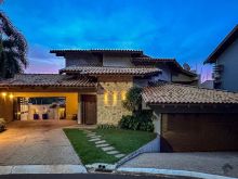 Sobrado em condomínio - porteira fechada