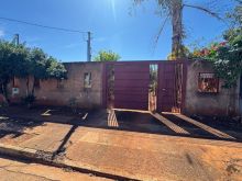 Casa com 2 quartos - possui placa solar