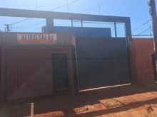 Galpão de esquina - 7,5 m de pé direito