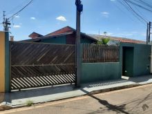 Casa térrea recém reformada no Aero Rancho