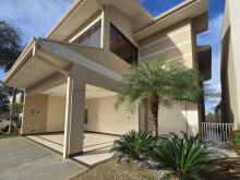 Sobrado no condomínio Malibu