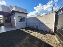 Casa arejada - espaços integrados com churrasqueira
