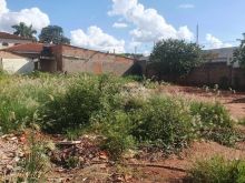 Terreno de esquina - para investidor - 720 m²