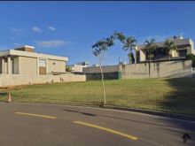 Terreno amplo e bem localizado no Alphaville