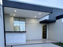 Belíssima casa com acabamento de primeira linha