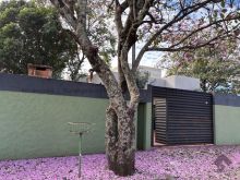 Clínica com amplo estacionamento - de esquina