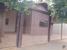 Casa com estrutura completa