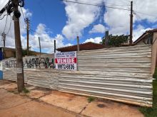 Excelente terreno com casa antiga