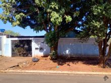 Imóvel de esquina no Jardim Jockey Club