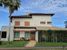 Sobrado de esquina - 03 suítes