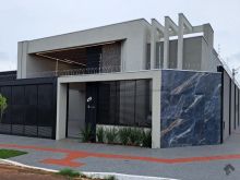 Alto padrão - 3 suítes e piscina