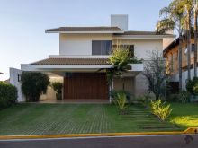 Sobrado de alto padrão no Portal Itayara