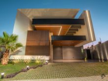 Exclusiva com fotovoltaica e 4 suítes