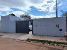 Casa - 3 quartos - espaço gourmet incrível e jardim